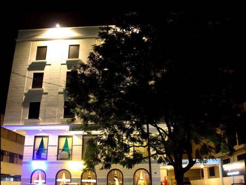 Octave Hotel - Double Road Bangalore Extérieur photo