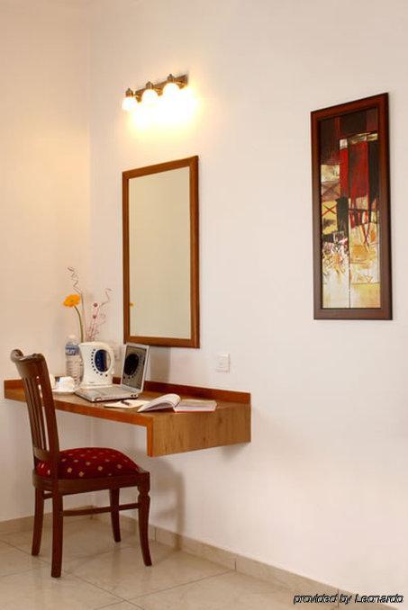 Octave Hotel - Double Road Bangalore Chambre photo
